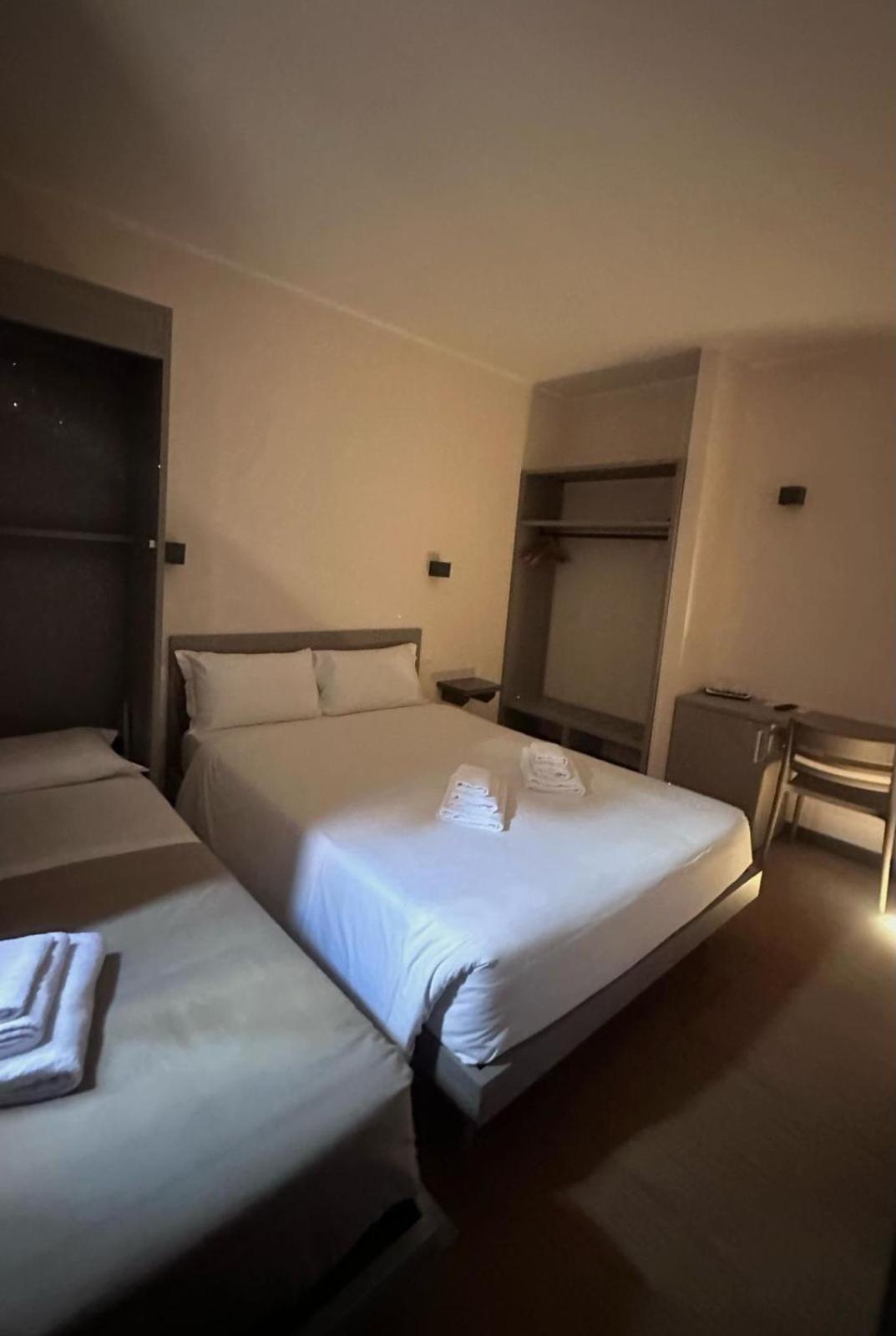 Colosseum Resort Roma Habitación foto